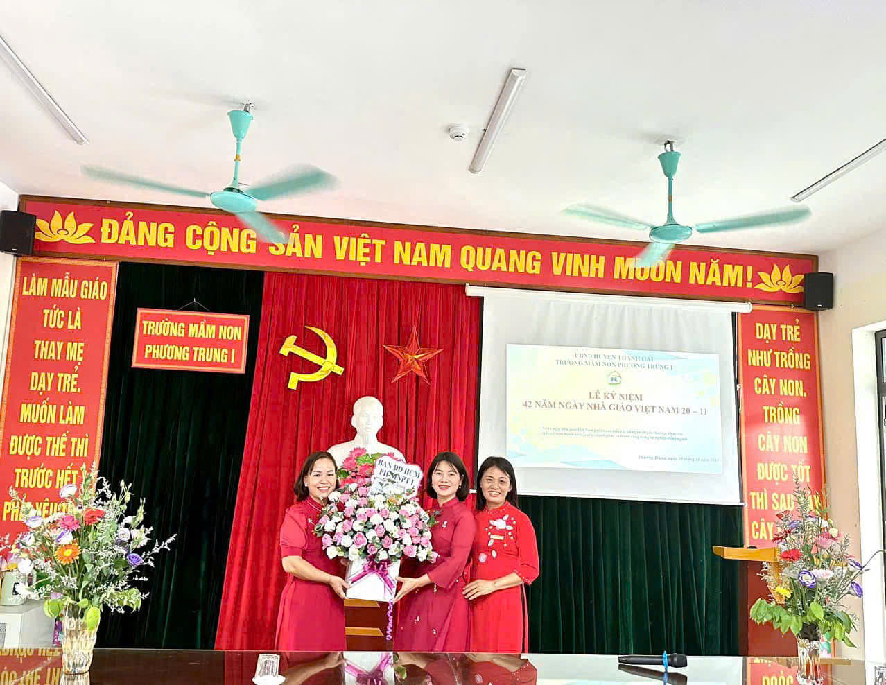 Chào mừng kỷ niệm 70 năm ngành giáo dục và đào tạo thủ đô và 42 năm ngày nhà giáo Việt Nam